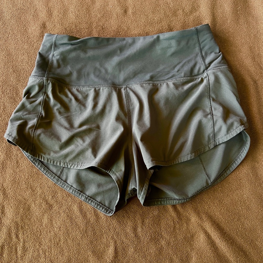 Lululemon Hotty Hot High Rise Shorts 2.5”
